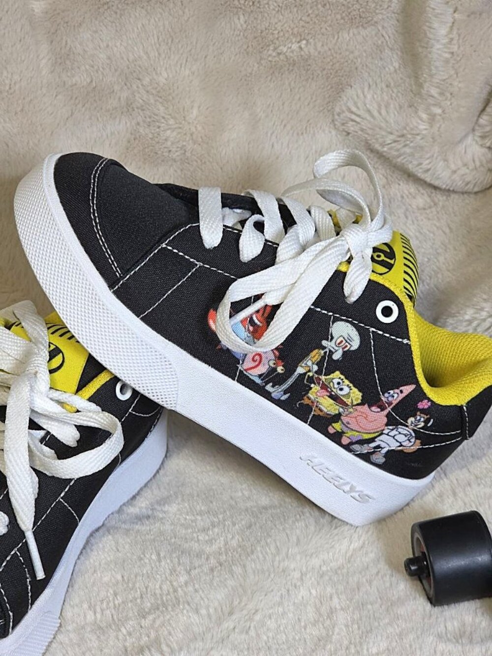 Spongebob Squarepants Heelys Sneakers Youth Size 1 Squidward Patrick Sally